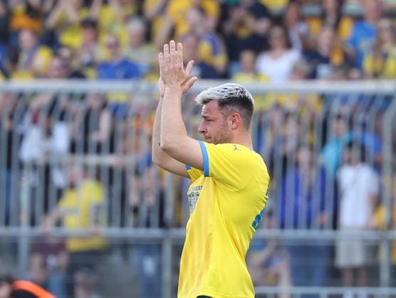 Niko Kijewski says goodbye to Braunschweig Football, Men, Season 2023 2024, 2 BL, Eintracht Stadion, Eintracht Braunschweig Legendenspiel DFL REGULATIONS PROHIBIT ANY USE OF PHOTOGRAPHS AS IMAGE SEQUENCES AND OR QUASI VIDEO