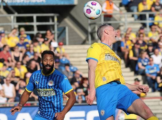 Header Jan Schanda, Pierre Merkel Football, Men, Season 2023 2024, 2 BL, Eintracht Stadion, Eintracht Braunschweig Legends Match DFL REGULATIONS PROHIBIT ANY USE OF PHOTOGRAPHS AS IMAGE SEQUENCES AND OR QUASI VIDEO