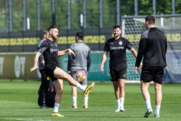 Training, Borussia Dortmund 30 04 2024 Salih Oezkan Borussia Dortmund, 6 Training UEFA Champions League match Borussia Dortmund FC Paris Saint Germain, Signal Iduna Park, Dortmund 30 04 2024 Copyright: xBEAUTIFULxSPORTS Buriakovx