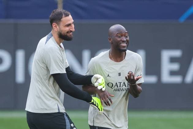 30 04 2024, Football, Season 2023 2024, UEFA Champions League, UCL, Borussia Dortmund Paris Saint Germain, f l Goalkeeper Gianluigi Donnarumma Paris Saint Germain , Danilo Pereira Paris Saint Germain , Dortmund Signal Iduna Park NRW Germany xRHR PHOTO DEx Copyright: DennisxEwert RHR-FOTOx RHR-FOTO DE