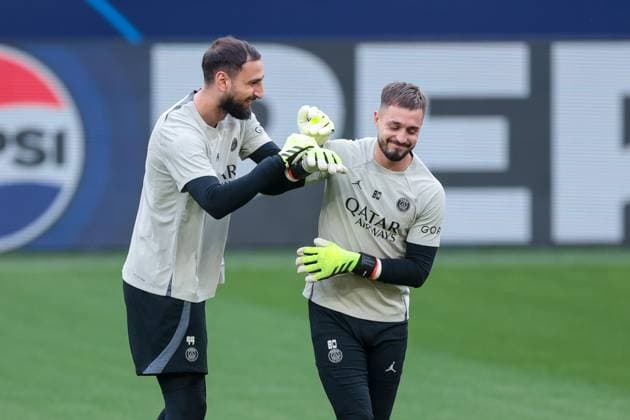 30 04 2024, Football, Season 2023 2024, UEFA Champions League, UCL, Borussia Dortmund Paris Saint Germain, f l Goalkeeper Gianluigi Donnarumma Paris Saint Germain , Arnau Tenas Paris Saint Germain , Dortmund Signal Iduna Park NRW Germany xRHR PHOTO DEx Copyright: DennisxEwert RHR-FOTOx RHR-FOTO DE