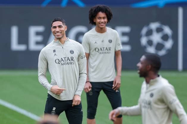 30 04 2024, Football, Season 2023 2024, UEFA Champions League, UCL, Borussia Dortmund Paris Saint Germain, v l Achraf Hakimi Paris Saint Germain , Senny Mayulu Paris Saint Germain laughing, Dortmund Signal Iduna Park NRW Germany xRHR PHOTO DEx Copyright: DennisxEwert RHR-FOTOx RHR-FOTO DE