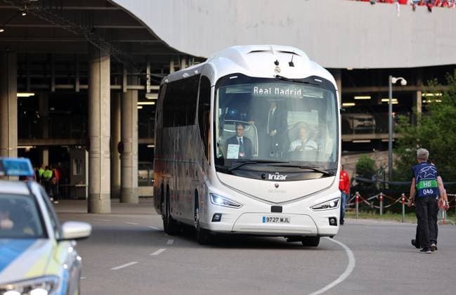 Munich, Germany 30 April 2024 Football, Men, Champions League, Season 2023 2024, Semi-final first leg, FC Bayern Munich Real Madrid, Allianz Arena The Real Madrid team bus arrives at the Allianz Arena
