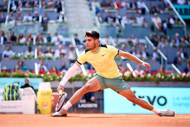 Mutua Madrid Open - Day Nine Carlos Alcaraz of Spain returns a shot against Jan-Lennard Struff of Germany during day nine of the Mutua Madrid Open 2024 at Caja Magica on April 30, 2024, in Madrid, Spain. Madrid Caja Magica Madrid Spain RL_MMO24_01267 Copyright: xRicardoxLarreinax