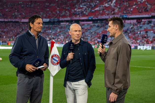 Football, men, 2023 2024 season, Champions League semi-final, first leg, FC Bayern Munich Real Madrid, from left presenter Sebastian Hellmann, Arjen Robben, Miroslav Klose, 30 04 2024, Copyright: xMatthiasxKochx