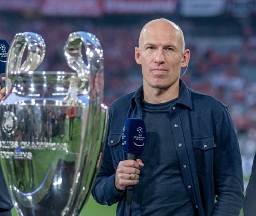 Former Real and longtime Bayern player Arjen Robben behind the Champions League Cup GER, FC Bayern Muenchen vs Real Madrid CF, Football, Champions League, semi-final, first leg, 2023 2024 season, 30 04 2024 DFL DFB REGULATIONS PROHIBIT ANY USE OF PHOTOGRAPHS as IMAGE SEQUENCES and or QUASI VIDEO GER, FC Bayern Muenchen vs Real Madrid CF, Football, Champions League, Semi-final, First leg, Match time 2023 2024, 30 04 2024 Muenchen Copyright: xEibner-Pressefoto HeikexFeinerx EP_HFR