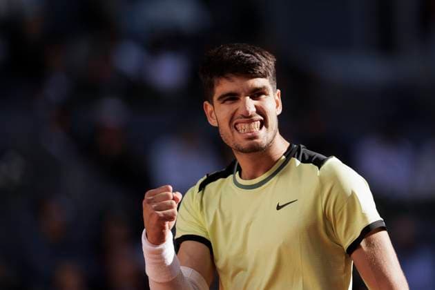 Mutua Madrid Open - Carlos Alcaraz vs Jan-Lennard Struff MADRID, SPAIN - APRIL 30: Carlos Alcaraz celebrates against Jan-Lennard Struff during their match on Day 9 of the Mutua Madrid Open at Caja Magica Stadium in Madrid. (Photo by Guillermo Martinez) Madrid Caja Magica Spain Copyright: xGuillermoxMartinezx