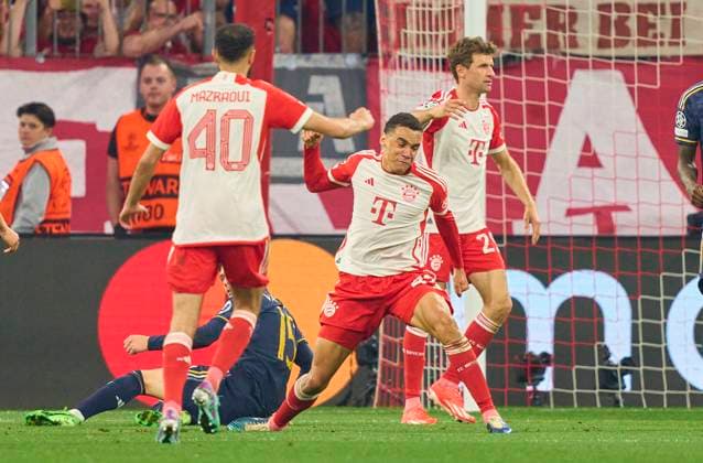 Jamal MUSIALA, FCB 42 celebrate penalty foul in the semi final match FC BAYERN MUENCHEN - REAL MADRID of football UEFA Champions League in season 2023 2024 in Munich, Apr 30, 2024. Halbfinale,, FCB, München