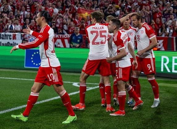 Konrad Laimer FC Bayern Muenchen, 27 , Thomas Mueller FC Bayern Muenchen, 25 , Leroy Sane FC Bayern Muenchen, 10 , Jamal Musiala FC Bayern Muenchen, 42 and Raphael Guerreiro FC Bayern Muenchen, 22 celebrate with Harry Kane FC Bayern Muenchen, 9 his goal for 2 1 from the penalty spot GER, FC Bayern Muenchen vs Real Madrid CF, Football, Champions League, semi-final, first leg, 2023 2024 season, 30 04 2024 DFL DFB REGULATIONS PROHIBIT ANY USE OF PHOTOGRAPHS as IMAGE SEQUENCES and or QUASI VIDEO GER, FC Bayern Muenchen vs Real Madrid CF, Football, Champions League, semi-final, first leg, 2023 2024 season, 30 04 2024 Muenchen Copyright: xEibner-Pressefoto HeikexFeinerx EP_HFR