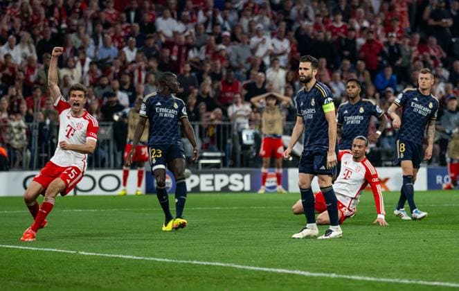 Leroy Sane FC Bayern Muenchen, 10 during his goal to equalize 1 1, on the left Thomas Mueller FC Bayern Muenchen, 25 Ferland Mendy Real Madrid CF, 23 and Jose I Fernandez Iglesias Real Madrid CF, 6 are dismayed GER, FC Bayern Muenchen vs Real Madrid CF, Football, Champions League, semi-final, first leg, 2023 2024 season, 30 04 2024 DFL DFB REGULATIONS PROHIBIT ANY USE OF PHOTOGRAPHS as IMAGE SEQUENCES and or QUASI VIDEO GER, FC Bayern Muenchen vs Real Madrid CF, Football, Champions League, semi-final, first leg, 2023 2024 season, 30 04 2024 Muenchen Copyright: xEibner-Pressefoto HeikexFeinerx EP_HFR