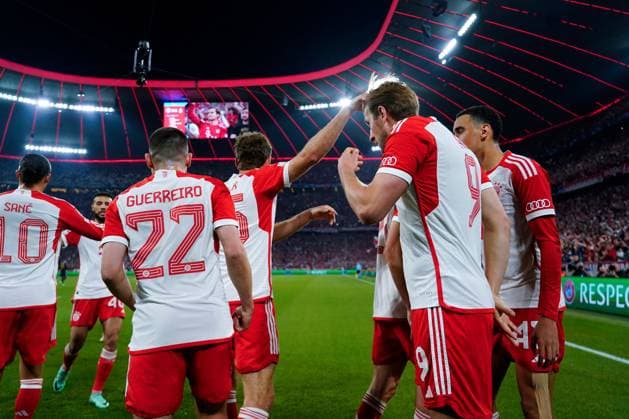 Harry Kane of Bayern Munchen celebrates with is teammates after scoring the 2-1Harry Kane of Bayern Munchen celebrates the 2-1 with his teammates Bayern Munchen v Real Madrid. UEFA Champions League match.Semi-finals, first leg. Football, Allianz Arena Stadium, Madrid, Spain - 30 April 2024 Editorial use only  Copyright: xBaguxBlanco PRESSINPHOTO Shutterstockx 14456712t