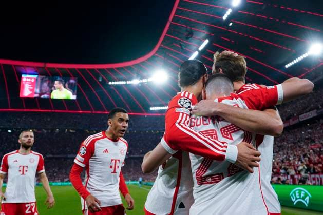 GER: Bayern Munchen v Real Madrid. UEFA Champions League match. Semi-finals, first leg Harry Kane of Bayern Munchen celebrates with is teammates after scoring the 2-1Harry Kane of Bayern Munchen celebrates the 2-1 with his teammates during the UEFA Champions League match, Semi-finals, first leg, between Bayern Munchen and Real Madrid played at Allianz Stadium on April 30, 2024 in Munich, Germany. kpng Copyright: xBaguxBlancox xPRESSINPHOTOx PS_240430_503