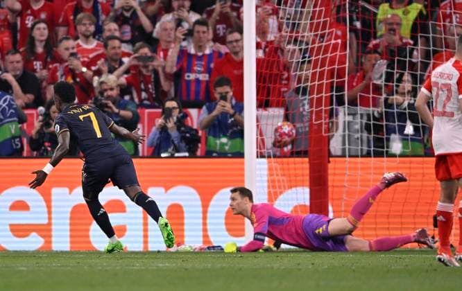 GOAL for 2 2 Penalty, penalty kick Vinicius Junior Real Madrid 07 Goal celebration Goalkeeper Manuel Neuer FC Bayern Muenchen FCB 01 FC Bayern Muenchen FCB vs Real Madrid Semifinal First leg 30 04 2024 DFL REGULATIONS PROHIBIT ANY USE OF PHOTOGRAPHS AS IMAGE SEQUENCES AND OR QUASI VIDEO FC Bayern Muenchen FCB vs FC Arsenal