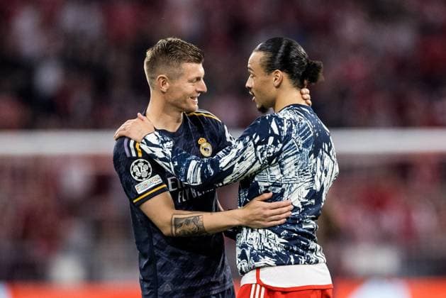 UEFA Champions League FC Bayern Munich Real Madrid 30 04 2024 Toni Kroos Real Madrid, 8 and Leroy Sane FC Bayern Munich, 10 talk and laugh after the match UEFA Champions League FC Bayern Munich Real Madrid, Munich, Allianz Arena Copyright: xBEAUTIFULxSPORTS Wunderlx