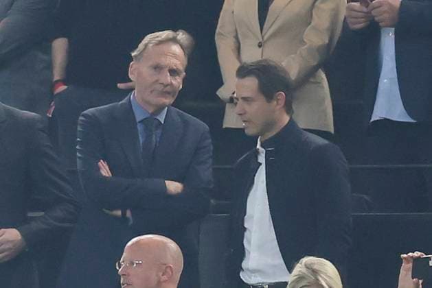 Managing Director Hans Joachim Watzke Borussia Dortmund and Managing Director Sport Lars Ricken Borussia Dortmund talk, UEFA Champions League 2023 24 Semi finals First Leg, Borussia Dortmund vs Paris Saint Germain, Signal Iduna Park, 01 05 2024, Dortmund, Germany