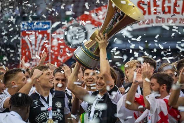 Bilder des Jahres 2024, Sport 05 Mai Bilder des Jahres 2024, Sport 05 Mai Sport Themen der Woche KW18 Sport Bilder des Tages SOCCER - OEFB Cup, Sturm vs Rapid KLAGENFURT,AUSTRIA,01.MAY.24 - SOCCER - UNIQA OEFB Cup, final, SK Sturm Graz vs SK Rapid Wien. Image shows the rejoicing of SK Sturm Graz.  GEPAxpictures xMatthiasxTrinkl