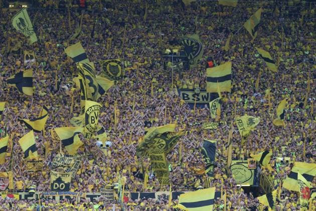 DORTMUND - PSG PHOTOPQR LE PARISIEN Le Parisien Arnaud Journois ; DORTMUND ; 01 05 2024 ; FOOTBALL , 01 05 2024 LIGUE DES CHAMPIONS UEFA , DEMI FINALES ALLER , DORTMUND ( ALLEMAGNE ) , SIGNAL IDUNA PARK BORUSSIA DORTMUND - PARIS SG PHOTO LE PARISIEN ARNAUD JOURNOIS SUPPORTERS DORTMUND France  Copyright: xPHOTOPQR LExPARISIEN MAXPPPxLexParisienx xArnaudxJournoisx 20240501LPA1194 20240501LPA1194