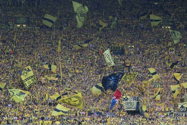 DORTMUND - PSG PHOTOPQR LE PARISIEN Le Parisien Arnaud Journois ; DORTMUND ; 01 05 2024 ; FOOTBALL , 01 05 2024 LIGUE DES CHAMPIONS UEFA , DEMI FINALES ALLER , DORTMUND ( ALLEMAGNE ) , SIGNAL IDUNA PARK BORUSSIA DORTMUND - PARIS SG PHOTO LE PARISIEN ARNAUD JOURNOIS SUPPORTERS DORTMUND France  Copyright: xPHOTOPQR LExPARISIEN MAXPPPxLexParisienx xArnaudxJournoisx 20240501LPA1196 20240501LPA1196