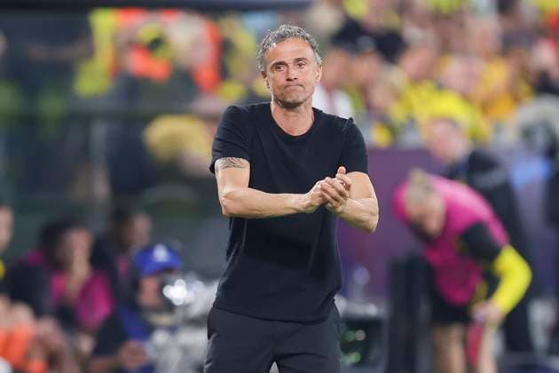 Coach Luis Enrique Paris Saint Germain cheers, UEFA Champions League 2023 24 Semi finals First Leg, Borussia Dortmund vs Paris Saint Germain, Signal Iduna Park, 01 05 2024, Dortmund, Germany