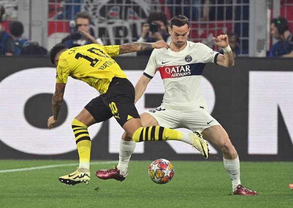 01 05 2024, xjrdrx, Football UEFA Champions League, Borussia Dortmund Paris St Germain emspor, v l Jaden Sancho Borussia Dortmund , Fabian Ruiz PSG Paris St Germain DFL DFB REGULATIONS PROHIBIT ANY USE OF PHOTOGRAPHS as IMAGE SEQUENCES and or QUASI VIDEO Dortmund