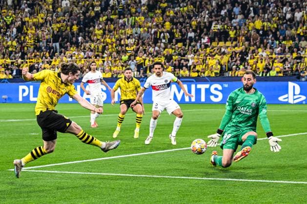 DORTMUND - (l-r) Marcel Sabitzer of Borussia Dortmund, Paris Saint Germain goalkeeper Gianluigi Donnarumma during the UEFA Champions League semi-final match between Borussia Dortmund and Paris Saint Germain at the Signal Iduna Park on May 1, 2024 in Dortmund, Germany. ANP Hollandse Hoogte UEFA Conference League 2023 24 2023 2024 xVIxANPxSportx xGerritxvanxKeulenxIVx 497375862 originalFilename: 497375862.jpg