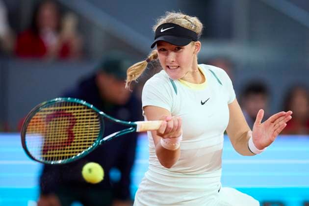 Mutua Madrid Open - Day Ten Mirra Andreeva returns a shot against Aryna Sabalenka during day ten of the Mutua Madrid Open 2024 at Caja Magica on May 1, 2024, in Madrid, Spain. Madrid Caja Magica Madrid Spain RL_MMO24_01741 Copyright: xRicardoxLarreinax