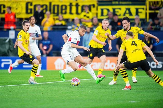 01 05 2024 Football, 2023 2024, UEFA Champions League, semi-final, Borussia Dortmund Paris Saint Germain M R Kylian Mbappe Paris , Julian Ryerson Dortmund , Mats Hummels Dortmund , Nico Schlotterbeck Dortmund