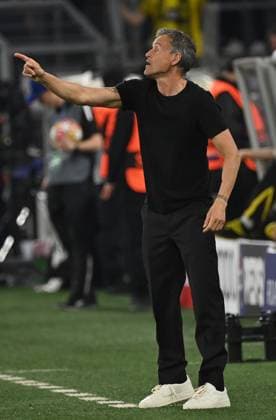01 05 2024, xjrdrx, football UEFA Champions League, Borussia Dortmund Paris St Germain emspor, v l coach Luis Enrique PSG Paris St Germain gives instructions, gesticulates, gesticulate with arms gives instructions, gesticulate DFL DFB REGULATIONS PROHIBIT ANY USE OF PHOTOGRAPHS as IMAGE SEQUENCES and or QUASI VIDEO Dortmund
