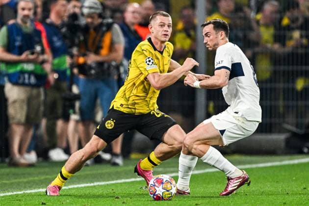 DORTMUND - (l-r) Julian Ryerson of Borussia Dortmund, Fabian Ruiz of Paris Saint Germain during the UEFA Champions League semi-final match between Borussia Dortmund and Paris Saint Germain at Signal Iduna Park on May 1, 2024 in Dortmund, Germany. ANP Hollandse Hoogte UEFA Conference League 2023 24 2023 2024 xVIxANPxSportx xGerritxvanxKeulenxIVx 497377905 originalFilename: 497377905.jpg
