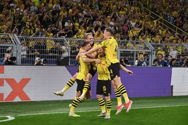 Niclas Fullkrug ( 14 - Borussia Dortmund ) celebrates with teammates during the UEFA Champions League match between Borussia Dortmund and Paris Saint Germain at BVB Stadion Dortmund on May 01, 2024 in Dortmund, Germany. ( Photo by federico pestellini panoramic ) - FOOTBALL : Borussia Dortmund vs Paris Saint Germain - Ligue des Champions - 01 05 2024 FedericoPestellini Panoramic 