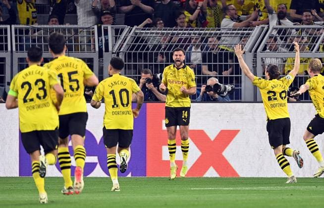 01 05 2024, xjrdrx, Football UEFA Champions League, Borussia Dortmund Paris St Germain emspor, v l Niclas Füllkrug Borussia Dortmund celebrate the goal, Der Torjubel zum 1 0 DFL DFB REGULATIONS PROHIBIT ANY USE OF PHOTOGRAPHS as IMAGE SEQUENCES and or QUASI VIDEO Dortmund