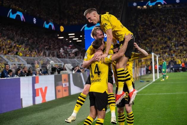 GER, UEFA Champions League, Semi-final first leg, Borussia Dortmund vs Paris Saint Germain 01 05 2024, Signal Iduna Park, Dortmund, GER, UEFA Champions League, Semi-final first leg, Borussia Dortmund vs Paris Saint Germain In the picture Goal celebrations for the 1-0 goal by Niclas Füllkrug Fuellkrug BV Borussia Dortmund, 14 Julian Brandt BV Borussia Dortmund, 19 Marcel Sabitzer BV Borussia Dortmund, 20 Nico Schlotterbeck BV Borussia Dortmund, 4 nordphotoxGmbHxx xChristianxSchulze nph000300