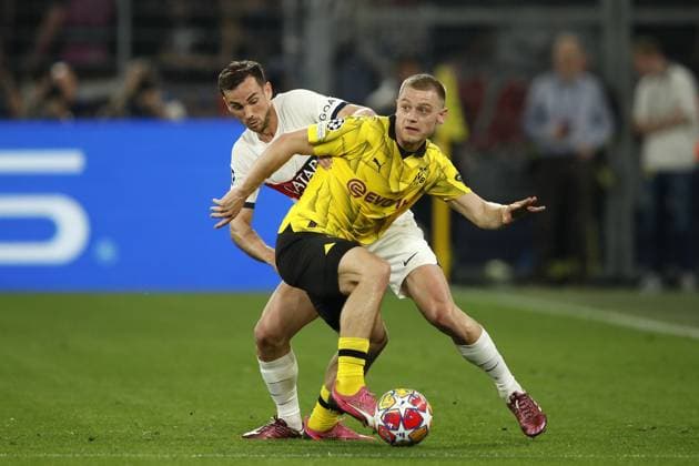 DORTMUND - (l-r) Fabian Ruiz of Paris Saint-Germain, Julian Ryerson of Borussia Dortmund during the UEFA Champions League semi-final match between Borussia Dortmund and Paris Saint Germain at Signal Iduna Park on May 1, 2024 in Dortmund, Germany. ANP Hollandse Hoogte BART STOUTJESDIJK UEFA Conference League 2023 24 2023 2024 xVIxANPxSportx xBartxStoutjesdijkxIVx 497378369 originalFilename: 497378369.jpg