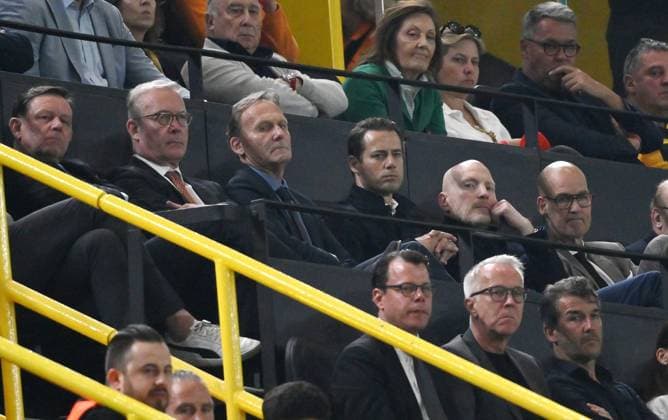 from left Dr Christian Hockenjos Head of Organization and Administration at Borussia Dortmund , Thomas Tress, Thomas Treß BVB Management , Hans Joachim Watzke Chairman Management Borussia Dortmund , Lars Ricken Managing Director Sport Borussia Dortmund , Matthias Sammer Consultant Borussia Dortmund , Carsten Cramer Managing Director Borussia Dortmund 01 05 2024, Football Champions League, 2023 2024 season, semi-final first leg, Borussia Dortmund Paris St Germain Dortmund Signal Iduna Park Nordrhein Westfalen Germany Team2