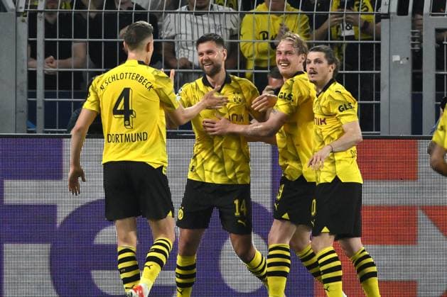 Cheering 1 0, from left , Nico Schlotterbeck Borussia Dortmund , Niclas Füllkrug Borussia Dortmund , Julian Brandt Borussia Dortmund , Marcel Sabitzer Borussia Dortmund 01 05 2024, Football Champions League, 2023 2024 season, semi-final first leg, Borussia Dortmund Paris St Germain Dortmund Signal Iduna Park Nordrhein Westfalen Germany Team2