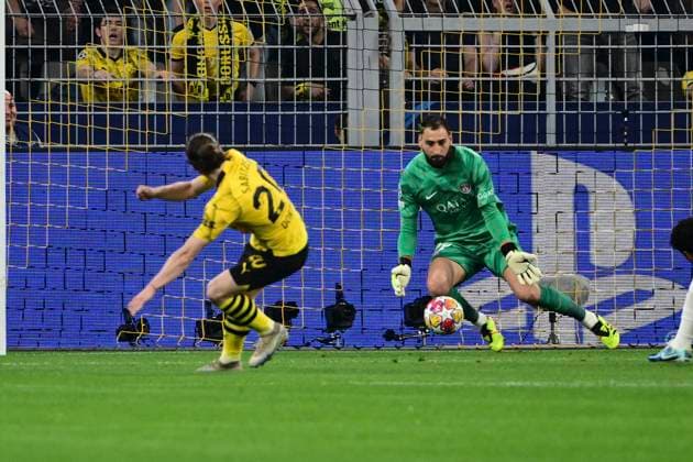 Marcel Sabitzer 20 Borussia Dortmund fails to score against Gianluigi Donnarumma 99 Paris Saint Germain , Borussia Dortmund vs Paris Saint Germain, Football, Champions League, Semifinal, 01 05 2024 Dortmund Nordrhein Westfalen Germany Copyright: xkolbert-press MarcxNiemeyerx