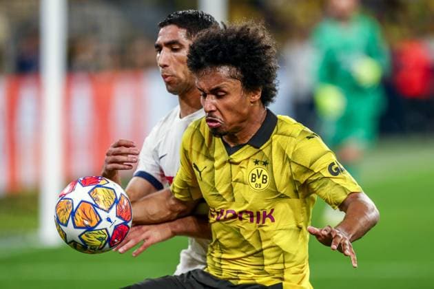 Karim Adeyemi Borussia Dortmund BVB, 27 in duel against Achraf Hakimi Paris Saint Germain PSG, 02 , GER, Borussia Dortmund BVB vs Paris Saint Germain PSG, UEFA Champions League 2023 24, semi-final first leg, 01 05 2024, GER, Borussia Dortmund BVB vs Paris Saint Germain PSG, UEFA Champions League 2023 24, semi-final first leg, 01 05 2024, Photo Eibner Pressefoto Gabriel Boia Dortmund Copyright: xEibner-Pressefoto GabrielxBoiax EP_EER
