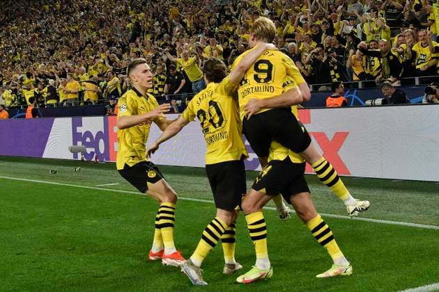 Niclas Füllkrug Fuellkrug 14, Borussia Dortmund scores the 1 0 goal with the team 01 05 2024 Football, Champions League, Borussia Dortmund vs Paris Saint Germain , Signal Iduna Park, Dortmund, NRW Germany Copyright: xpepphotox xHorstxMauelshagenx pep00321, pep_20240501_hm