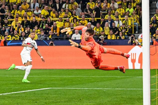 Sport Bilder des Tages DORTMUND - Goal attempt by Kylian Mbappe of Paris Saint Germain during the UEFA Champions League semi-final match between Borussia Dortmund and Paris Saint Germain at Signal Iduna Park on May 1, 2024 in Dortmund, Germany. ANP Hollandse Hoogte UEFA Conference League 2023 24 2023 2024 xVIxANPxSportx xGerritxvanxKeulenxIVx 497380096 originalFilename: 497380096.jpg