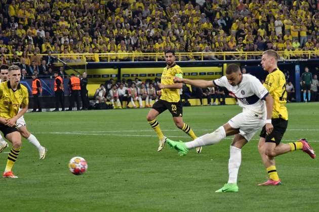 Penalty area scene Goal chance from Kylian Mbappe 7, Paris Saint Germain 01 05 2024 Football, Champions League, Borussia Dortmund vs Paris Saint Germain , Signal Iduna Park, Dortmund, NRW Germany Copyright: xpepphotox xHorstxMauelshagenx pep00321, pep_20240501_hm