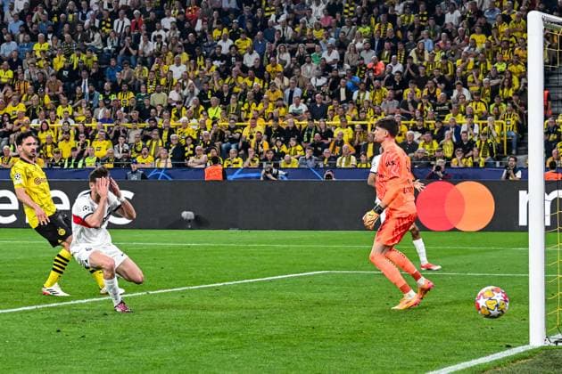 DORTMUND - Fabian Ruiz of Paris Saint Germain during the UEFA Champions League semi-final match between Borussia Dortmund and Paris Saint Germain at Signal Iduna Park on May 1, 2024 in Dortmund, Germany. ANP Hollandse Hoogte UEFA Conference League 2023 24 2023 2024 xVIxANPxSportx xGerritxvanxKeulenxIVx 497380244 originalFilename: 497380244.jpg