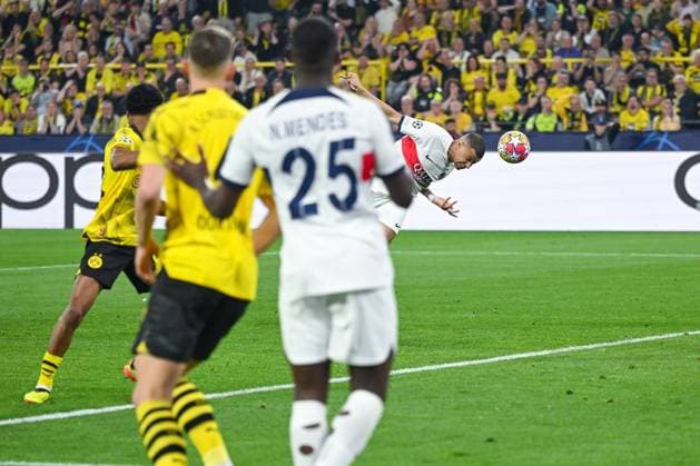 01 05 2024, Football, UCL, UEFA Champions League, , 2023 2024 season, Semifinal, Borussia Dortmund Paris St Germain, Kylian Mbappe Paris St Germain heads for goal xRHR PHOTO TKx Copyright: TeresaxKroeger RHR-FOTOx RHR-FOTO TK