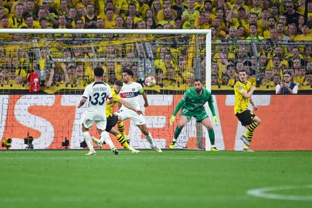 01 05 2024, Football, UCL, UEFA Champions League, , Season 2023 2024, Semifinal, Borussia Dortmund Paris St Germain, Niclas Füllkrug Borussia Dortmund shoots over the goal xRHR PHOTO TKx Copyright: TeresaxKroeger RHR-FOTOx RHR-FOTO TK
