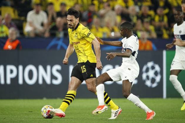 DORTMUND - (l-r) Mats Hummels of Borussia Dortmund, Ousmane Dembele of Paris Saint-Germain during the UEFA Champions League semi-final match between Borussia Dortmund and Paris Saint Germain at Signal Iduna Park on May 1, 2024 in Dortmund, Germany. ANP Hollandse Hoogte BART STOUTJESDIJK UEFA Conference League 2023 24 2023 2024 xVIxANPxSportx xBartxStoutjesdijkxIVx 497382074 originalFilename: 497382074.jpg