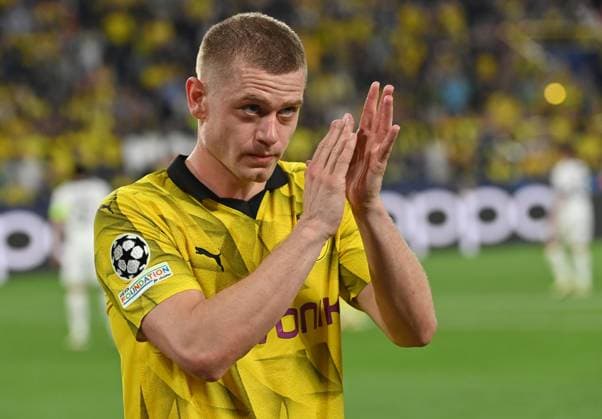 01 05 2024, xjrdrx, Football UEFA Champions League, Borussia Dortmund Paris St Germain emspor, v l Julian Ryerson Borussia Dortmund thanks the fans DFL DFB REGULATIONS PROHIBIT ANY USE OF PHOTOGRAPHS as IMAGE SEQUENCES and or QUASI VIDEO Dortmund