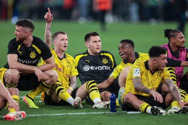 01 05 2024, Football, Season 2023 2024, UEFA Champions League, Semi-final, Borussia Dortmund Paris Saint Germain, f l Salih Özcan Borussia Dortmund , Marco Reus Borussia Dortmund , Niklas Süle Borussia Dortmund , Youssoufa Moukoko Borussia Dortmund celebrate the victory, Dortmund Signal Iduna Park NRW Germany xRHR PHOTO DEx Copyright: DennisxEwert RHR-FOTOx RHR-FOTO DE