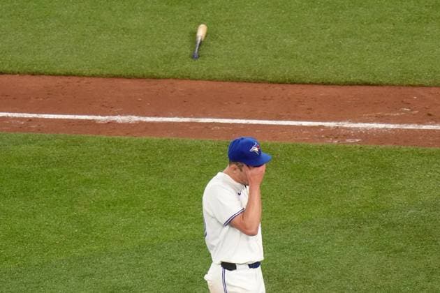 May 1, 2024, Toronto, On, CANADA: Toronto Blue Jays pitcher Chris Bassitt (40) reacts after giving up three runs to the Kansas City Royals during sixth inning American League MLB, Baseball Herren, USA baseball action in Toronto, Wednesday, May 1, 2024. Canada News - May 1, 2024 - ZUMAc35_ 20240501_zaf_c35_111 Copyright: xChrisxYoungx
