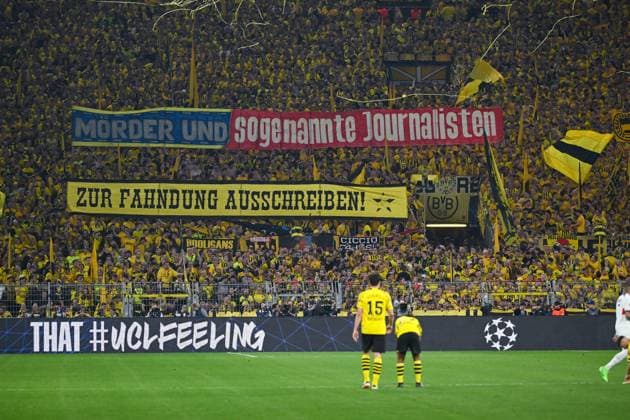 01 05 2024, Football, UCL, UEFA Champions League, , 2023 2024 season, Semifinal, Borussia Dortmund Paris St Germain, poster Borussia Dortmund fans call for murderers and so-called journalists xRHR PHOTO TKx Copyright: TeresaxKroeger RHR-FOTOx RHR-FOTO TK