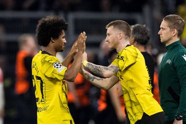 UEFA Champions League Borussia Dortmund FC Paris Saint Germain 01 05 2024 Karim Adeyemi Borussia Dortmund, 27 and Marco Reus Borussia Dortmund, 11 clap on substitution UEFA Champions League Borussia Dortmund FC Paris Saint Germain, Dortmund, SIGNAL IDUNA PARK Copyright: xBEAUTIFULxSPORTS Wunderlx