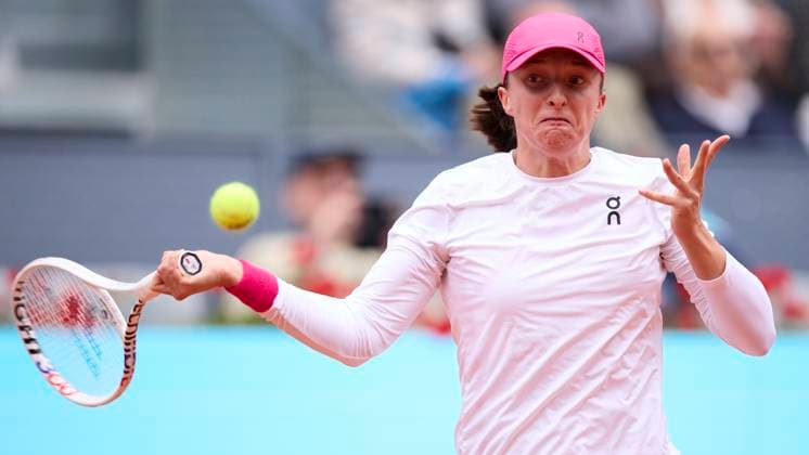 Mutua Madrid Open - Day Eleven Iga Swiatek of Poland returns a shot against Madison Keys of United States during day eleven of the Mutua Madrid Open 2024 at Caja Magica on May 2, 2024, in Madrid, Spain. Madrid Caja Magica Madrid Spain RL_MMO24_01827 Copyright: xRicardoxLarreinax